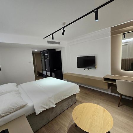 Hotel IN Zepce Buitenkant foto