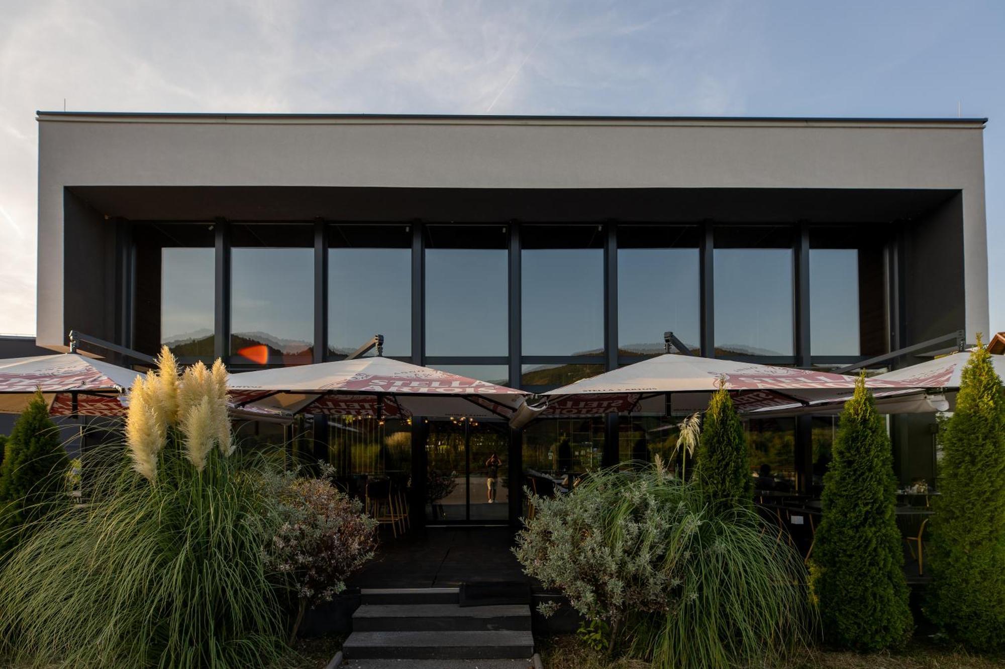 Hotel IN Zepce Buitenkant foto